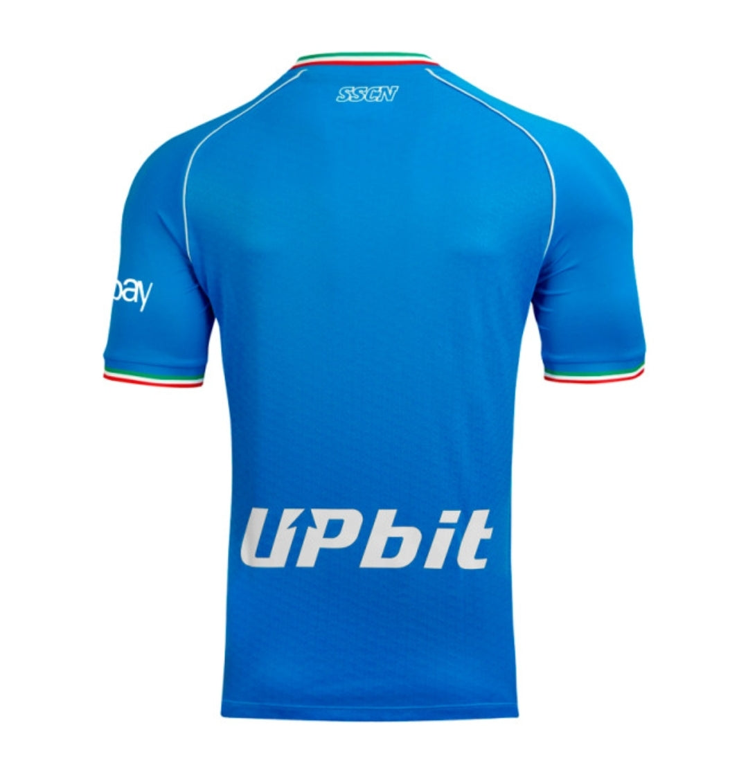 SSC Napoli Set Gara Home Bambino 2023/2024 – Maglia E Pantaloncini Azzurri, Ufficiale EA7, Scudetto, Taglia 24 Mesi